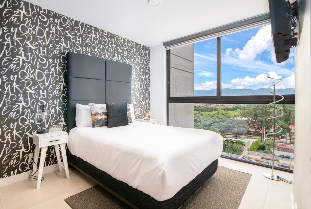 Apartment Chic With Parking And Air Conditioning