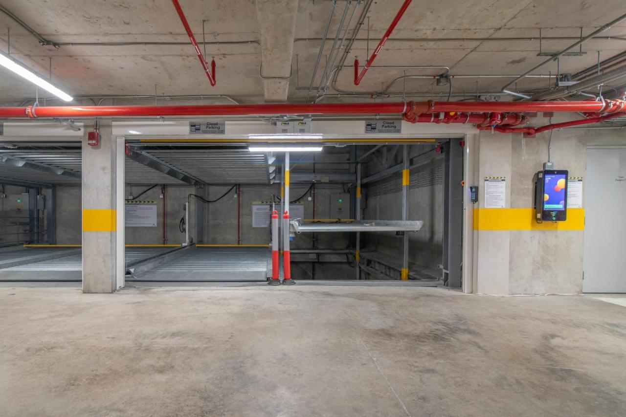 Chic With Parking And Air Conditioning