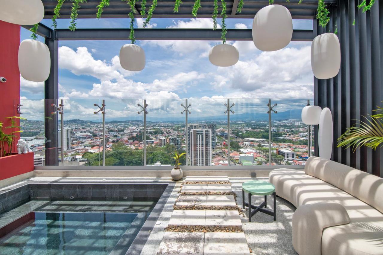Apartment Chic With Parking And Air Conditioning